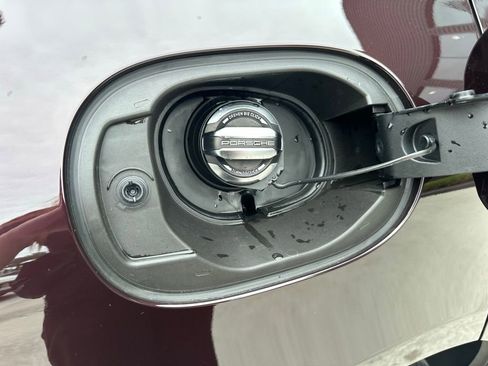 Certified 2026 Porsche Macan AWD/4WD image 41