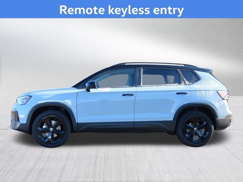 New 2025 Volkswagen Taos SE image 5