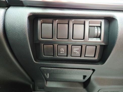 Used 2020 Subaru Forester Premium image 32