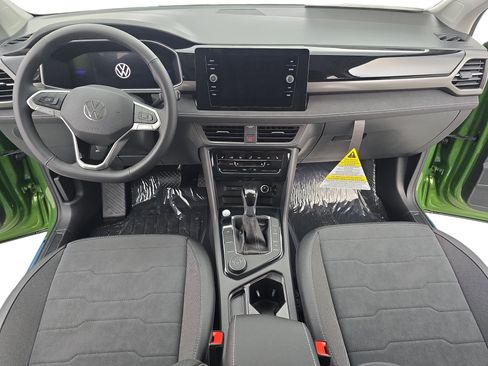 New 2026 Volkswagen Taos SE AWD/4WD image 9
