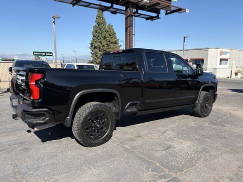 Used 2024 Chevrolet Silverado 2500 High Country w/ Midnight Edition AWD/4WD image 6