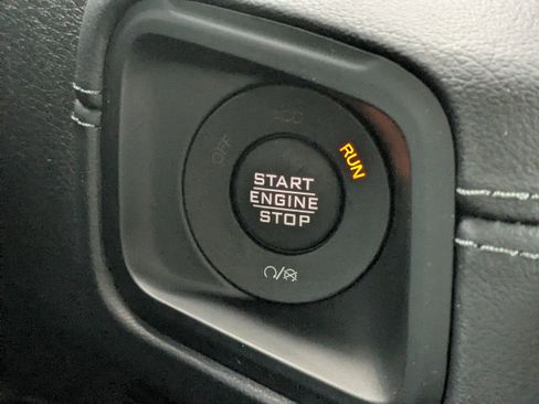 Used 2025 Jeep Gladiator Mojave image 26