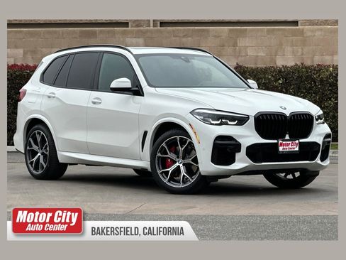 Used 2022 BMW X5 xDrive40i w/ M Sport Package image 1