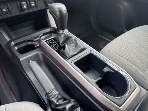 Used 2018 Toyota Tacoma SR5 image 29