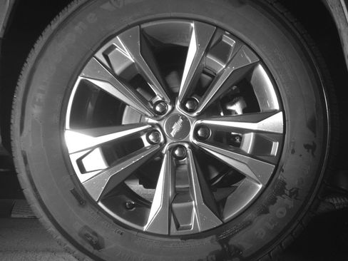 Used 2025 Chevrolet Equinox LT FWD image 12