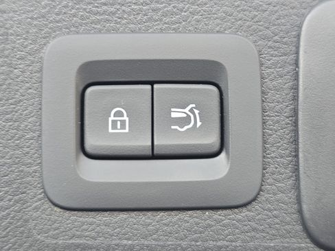 Used 2025 MAZDA CX-50 AWD 2.5 S w/ Preferred Package image 11