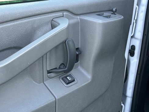 Used 2023 GMC Savana 2500 w/ Driver Convenience Package image 18