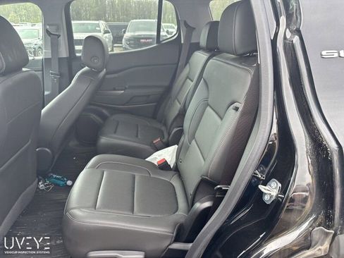 Used 2023 GMC Acadia SLT FWD image 4