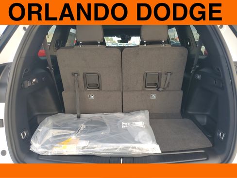 New 2025 Jeep Grand Cherokee L Laredo image 8