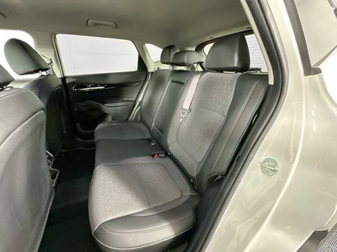 Used 2024 Kia Seltos S AWD/4WD image 25