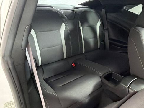 Used 2017 Chevrolet Camaro LT RWD image 17
