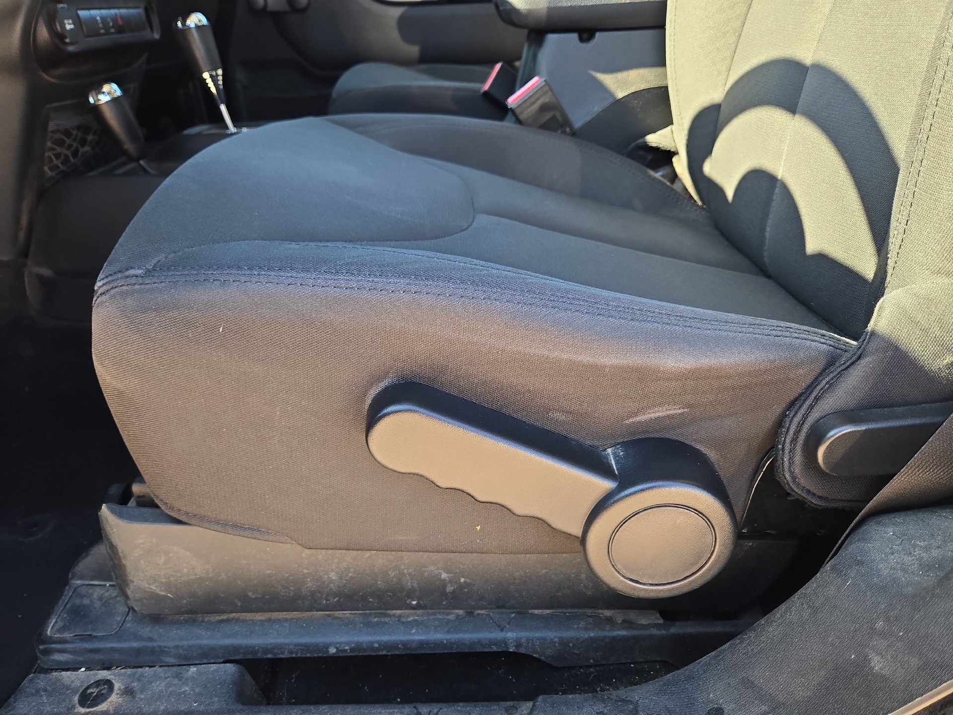 Used 2018 Jeep Wrangler Sport AWD/4WD image 17