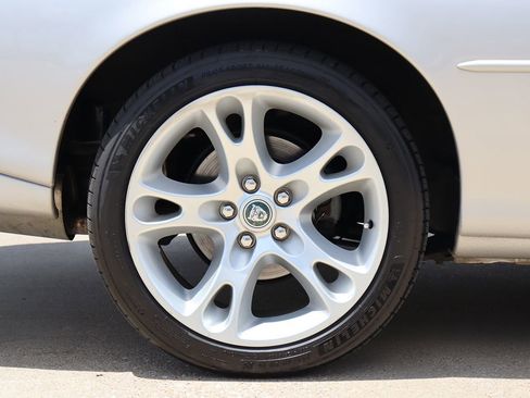 Used 2004 Jaguar XK8 Convertible image 44