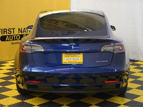 Used 2018 Tesla Model 3 Long Range image 9