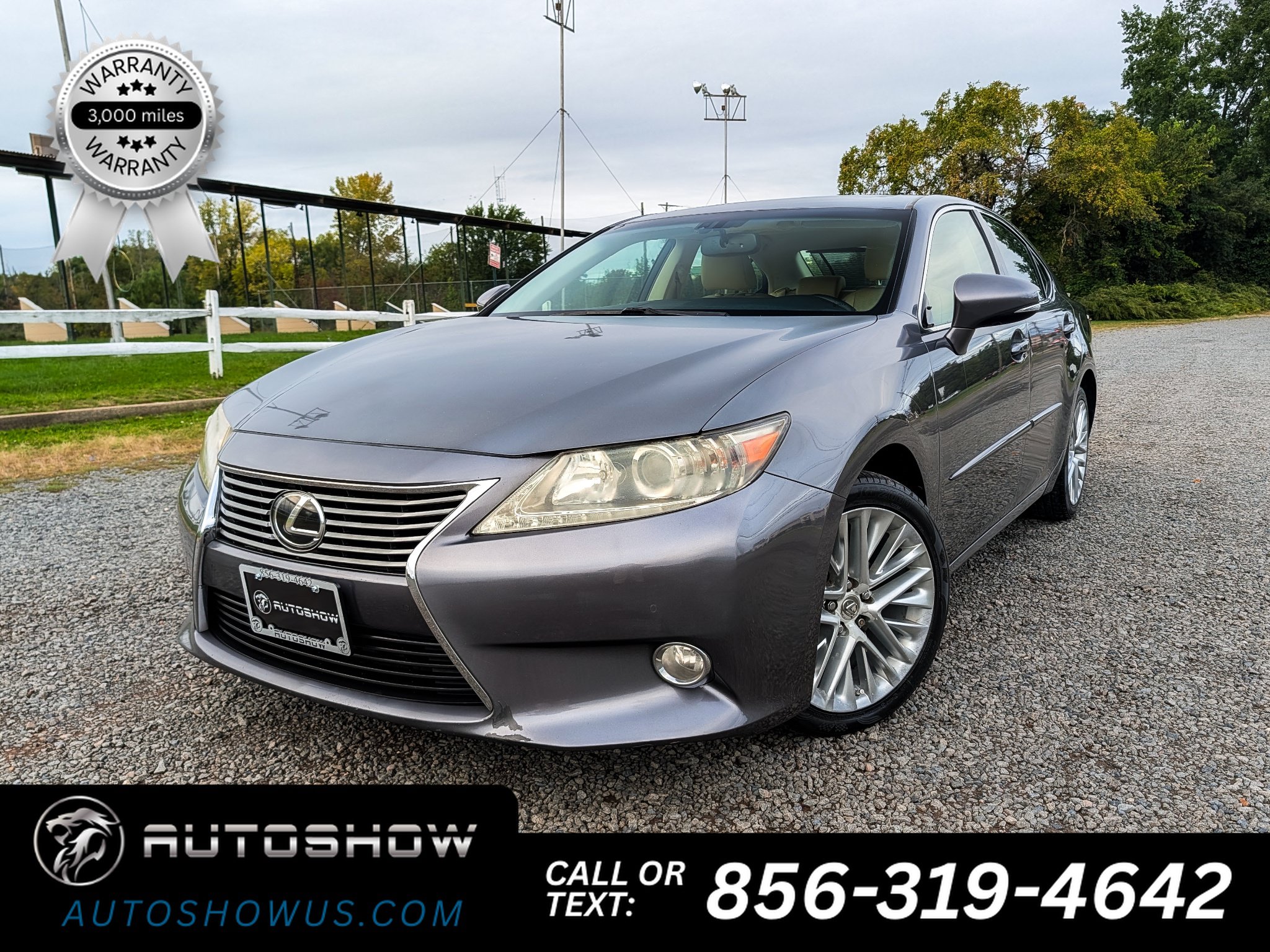 Used 2013 Lexus ES 350 w/ Luxury Pkg FWD image 1