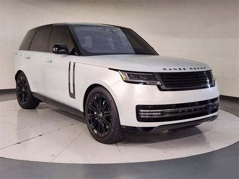 Used 2023 Land Rover Range Rover SE image 7