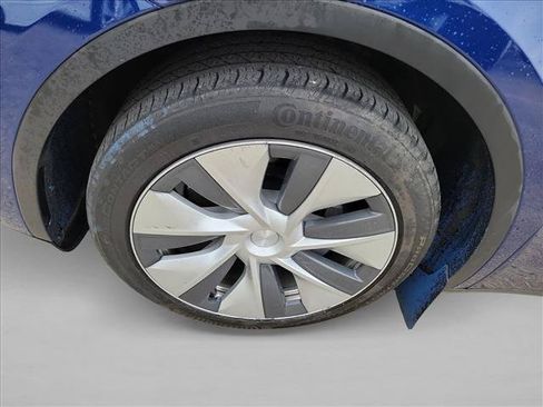 Used 2023 Tesla Model Y Long Range AWD/4WD image 9