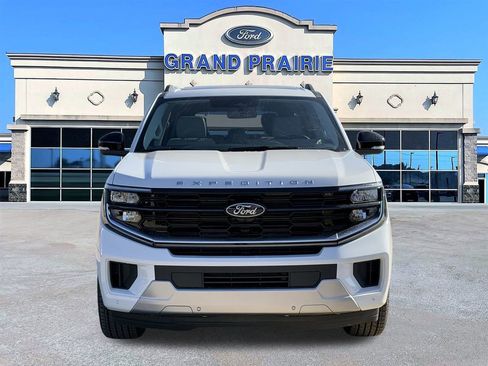 New 2025 Ford Expedition Max Platinum w/ Driver's Package image 24