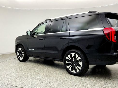 Used 2025 Ford Expedition Platinum w/ Driver's Package AWD/4WD image 7