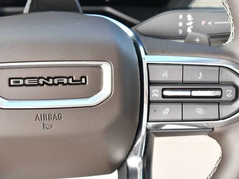 Used 2024 GMC Acadia Denali w/ Super Cruise Package image 21