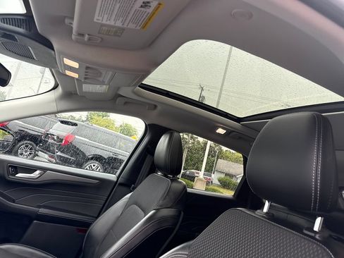 Used 2025 Ford Escape SE FWD image 22