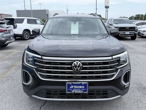 Used 2024 Volkswagen Atlas SE w/ Black Wheel Package FWD image 2