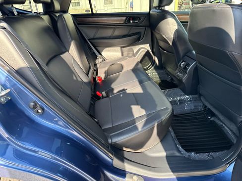 Used 2019 Subaru Outback 2.5i Limited AWD/4WD image 14