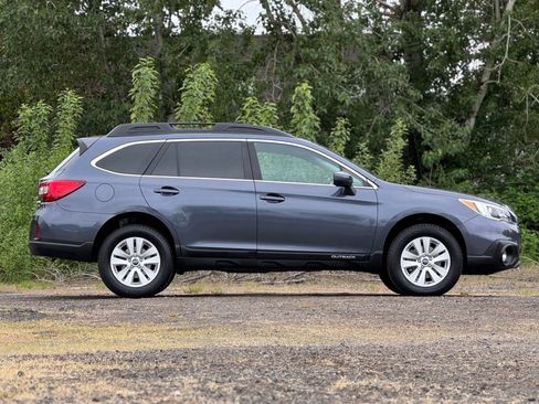 Used 2015 Subaru Outback 2.5i Premium AWD/4WD image 8