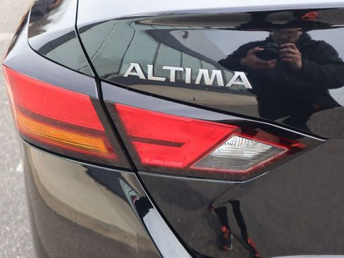 Certified 2025 Nissan Altima 2.5 SV FWD image 26