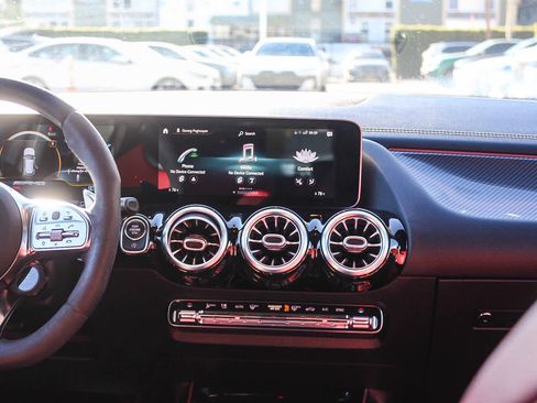 Used 2021 Mercedes-Benz GLA 35 AMG 4MATIC image 13