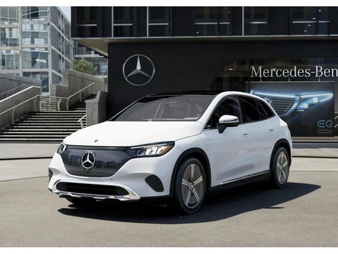 New 2026 Mercedes-Benz EQE 320 4MATIC SUV image 40