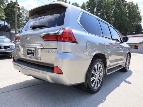 Used 2016 Lexus LX 570 4WD w/ Luxury Package image 7