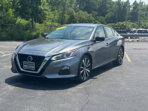 Used 2022 Nissan Altima 2.5 SR FWD image 9