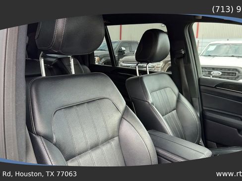 Used 2017 Mercedes-Benz GLS 450 4MATIC image 39