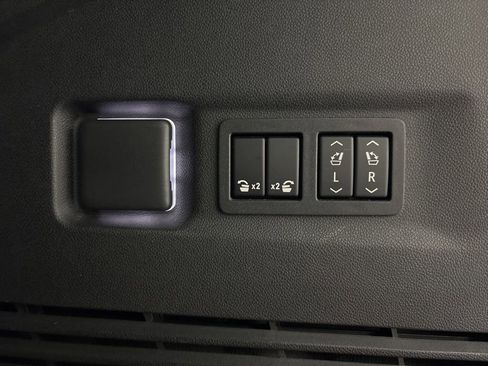 Certified 2021 Chevrolet Suburban Premier w/ Premium Package image 9