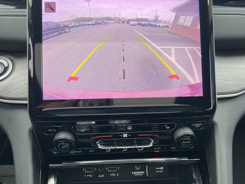 Used 2023 Jeep Grand Cherokee 4WD 4xe image 14