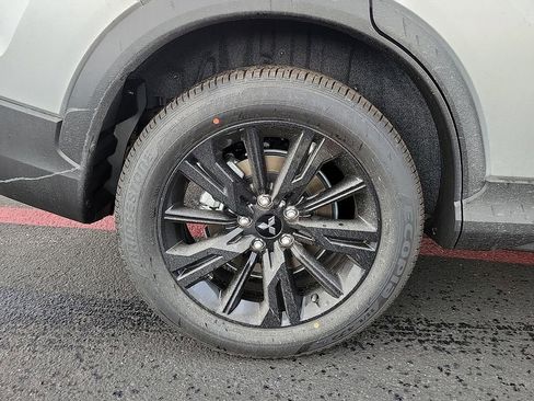 New 2026 Mitsubishi Eclipse Cross LE image 5