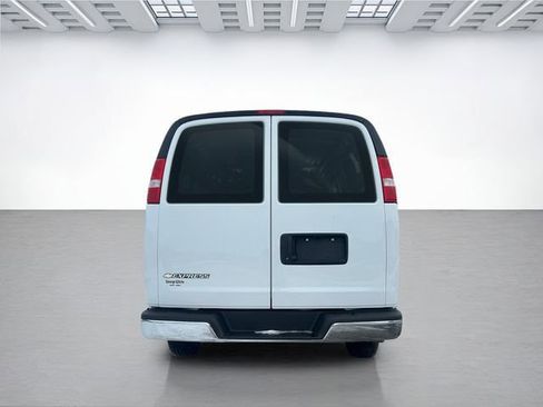 Used 2024 Chevrolet Express 2500 w/ Driver Convenience Package RWD image 5