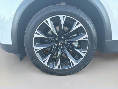 Used 2024 MAZDA CX-90 Plug-In Hybrid w/ Premium Pkg AWD/4WD image 11