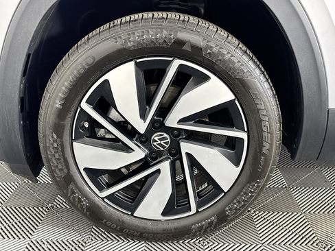 Used 2025 Volkswagen Atlas SE FWD image 37
