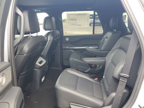 New 2026 Lincoln Navigator Reserve w/ Jet Appearance Package AWD/4WD image 27