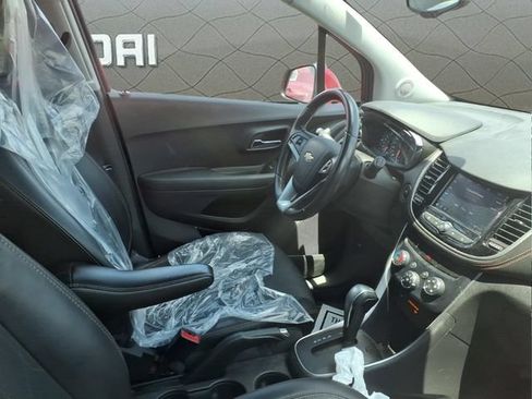 Used 2020 Chevrolet Trax LT w/ LT Convenience Package AWD/4WD image 10