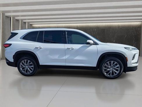 Used 2026 Buick Enclave Preferred image 7