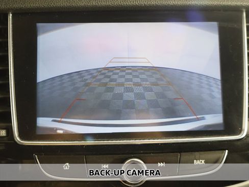 Used 2018 Buick Encore Preferred image 3