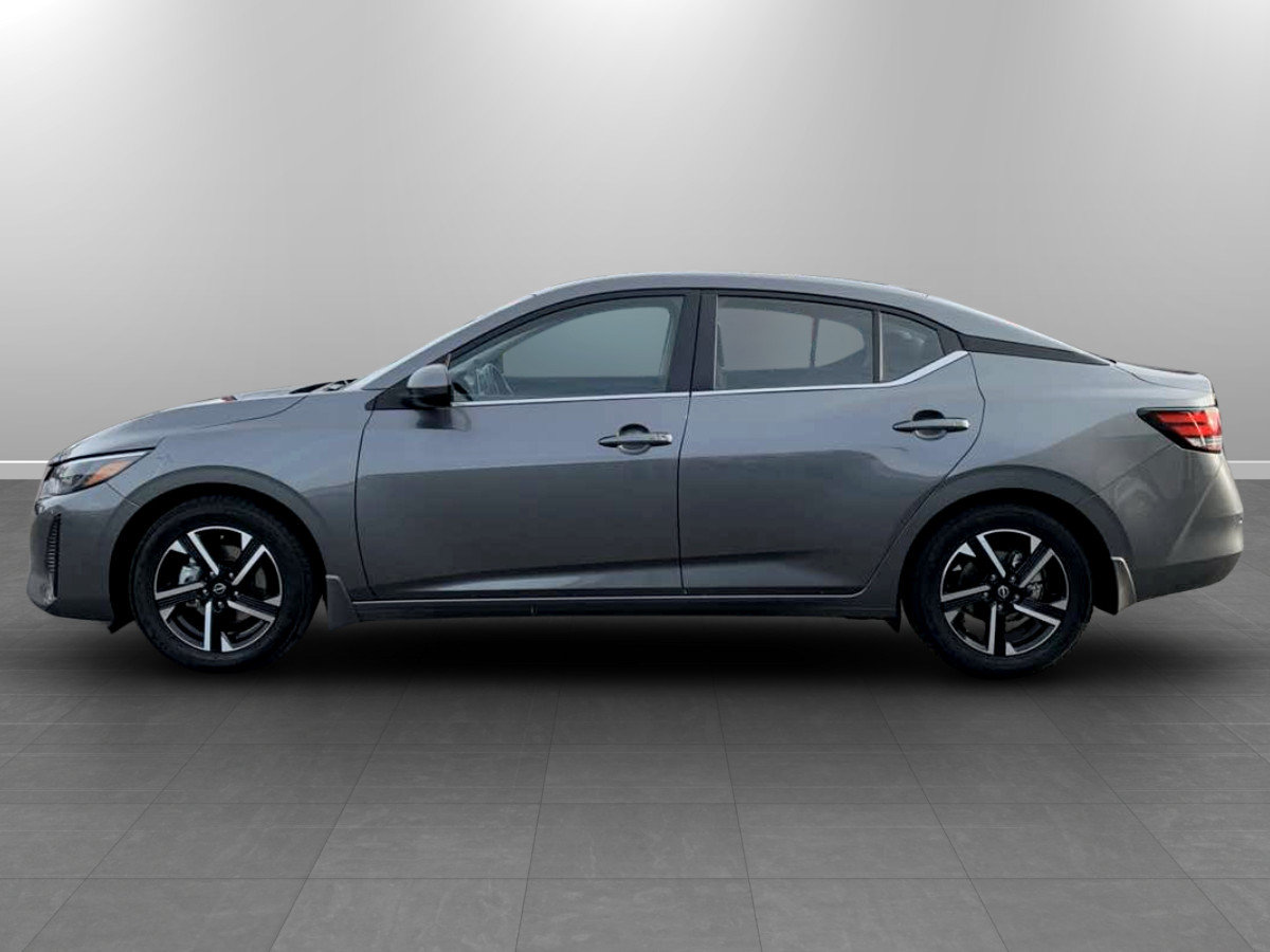 Used 2025 Nissan Sentra SV w/ All-Weather Package FWD image 4