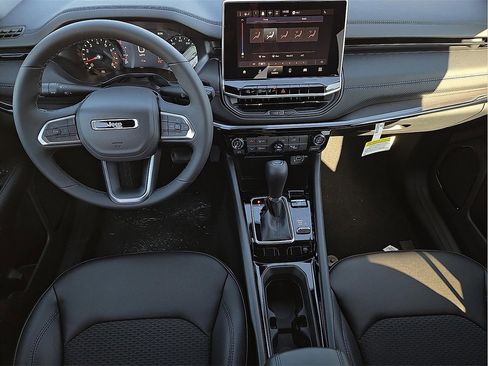 New 2026 Jeep Compass Latitude image 10