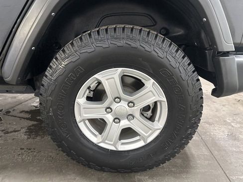 Used 2022 Jeep Wrangler Unlimited Sport image 35