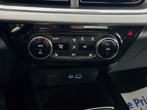 Used 2024 Chevrolet Trax LT w/ Driver Confidence Package FWD image 15