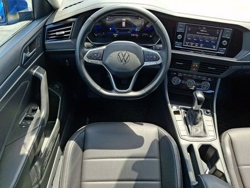 Certified 2023 Volkswagen Jetta SE FWD image 14