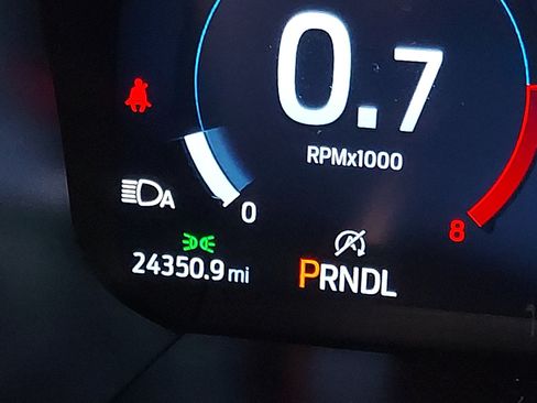 Used 2025 Ford Explorer Active RWD image 2